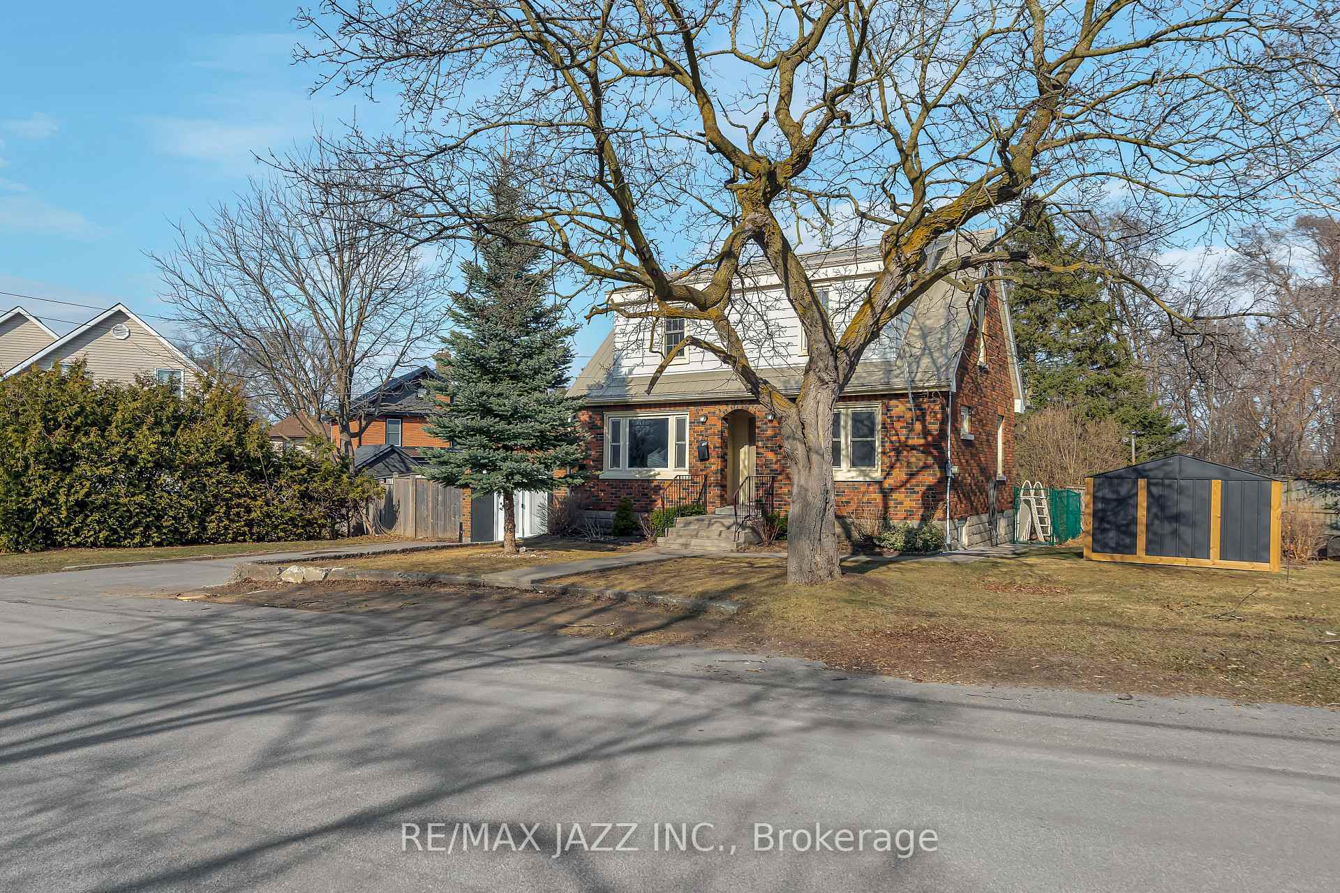 Property Photo: 47 Ponton Street ON K8P 3T7