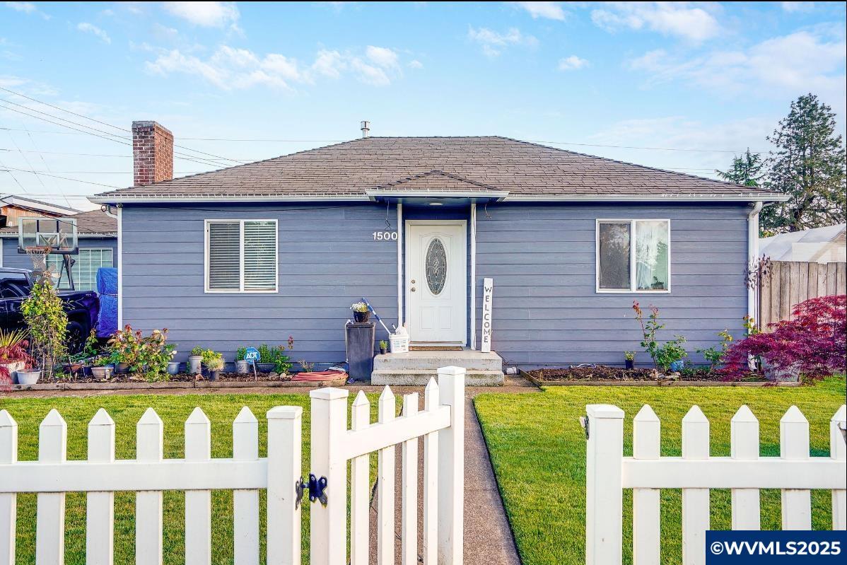 Property Photo: 1500 George St OR 97071