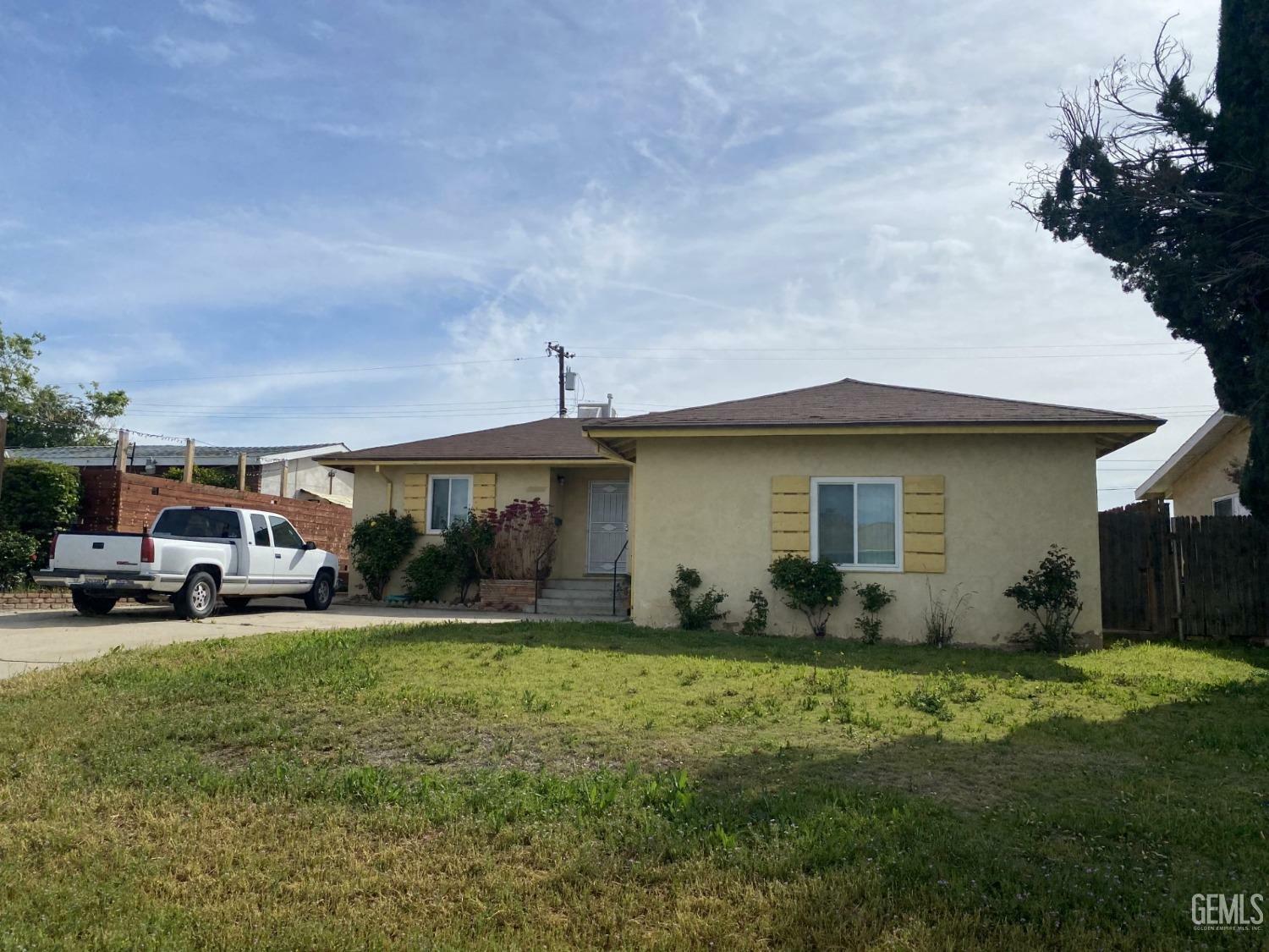 Property Photo: 3011 Berger Street CA 93305