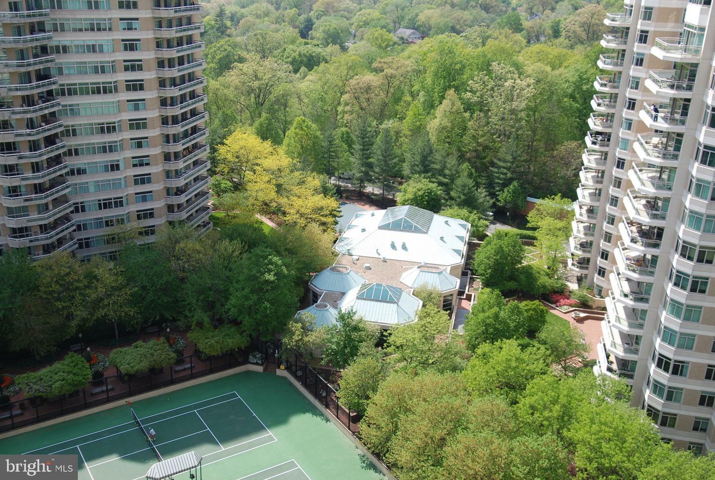 Property Photo: 5600 Wisconsin Avenue 1-302 MD 20815