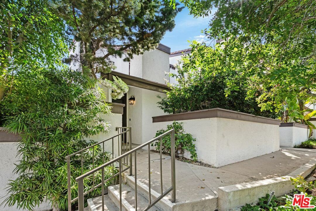 1590 Palisades Dr  Pacific Palisades CA 90272 photo