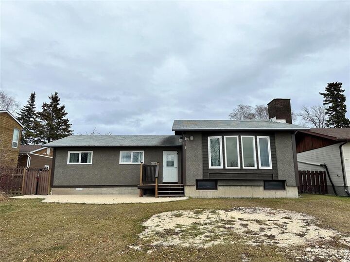Property Photo: 1111 Halcrow Avenue MB R9A 1L1