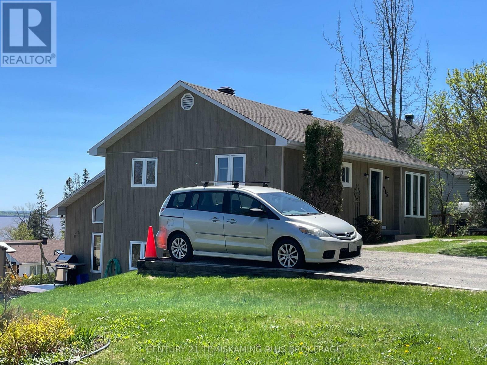Photo de la propriété: 715 Latchford Street ON P0J 1K0