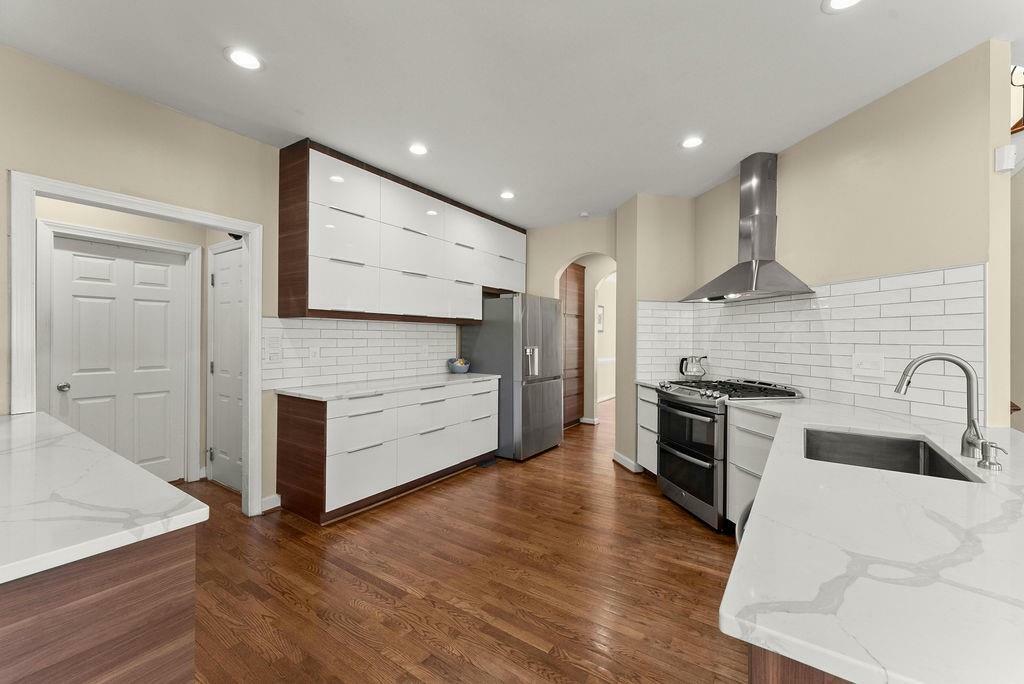 Property Photo:  12350 Broadleaf Lane  GA 30005 