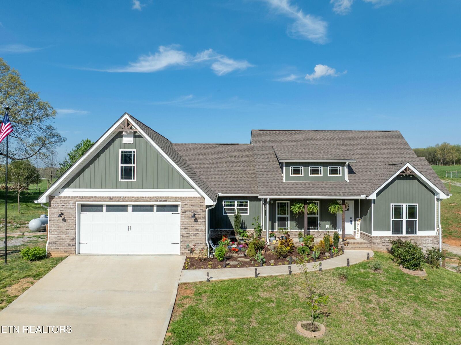 Property Photo: 279 Lakeside Meadows Circle TN 37354