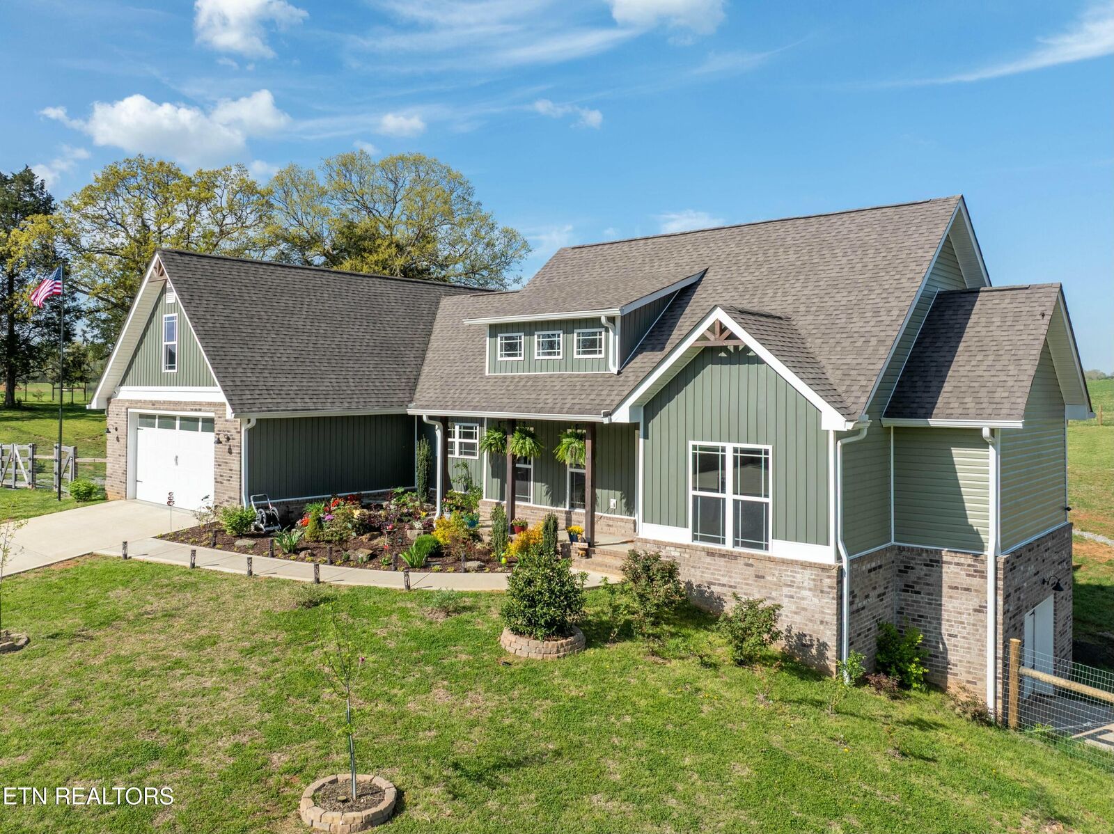Property Photo: 279 Lakeside Meadows Circle TN 37354