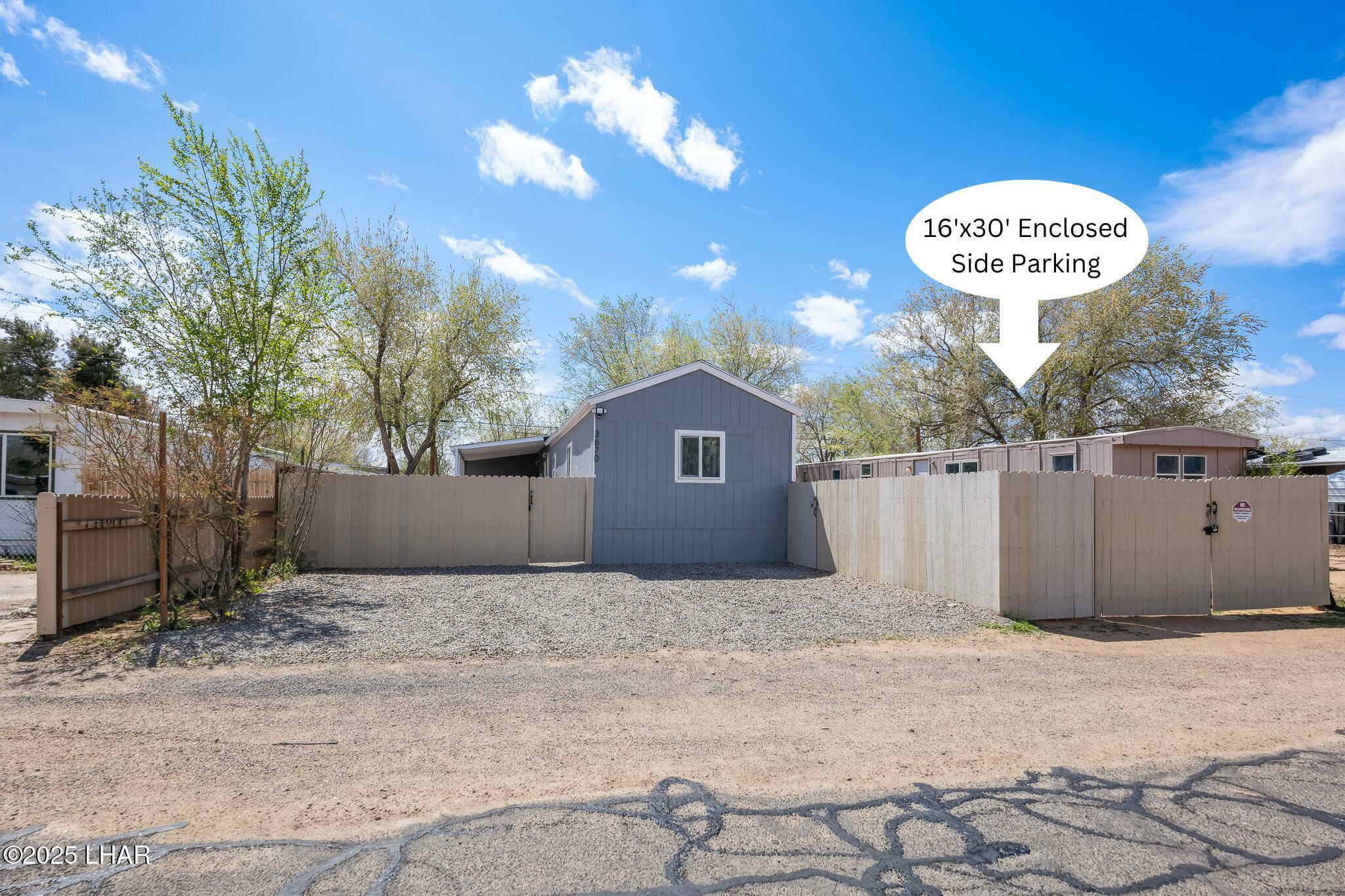 Property Photo: 3670 E Neal Ave AZ 86409