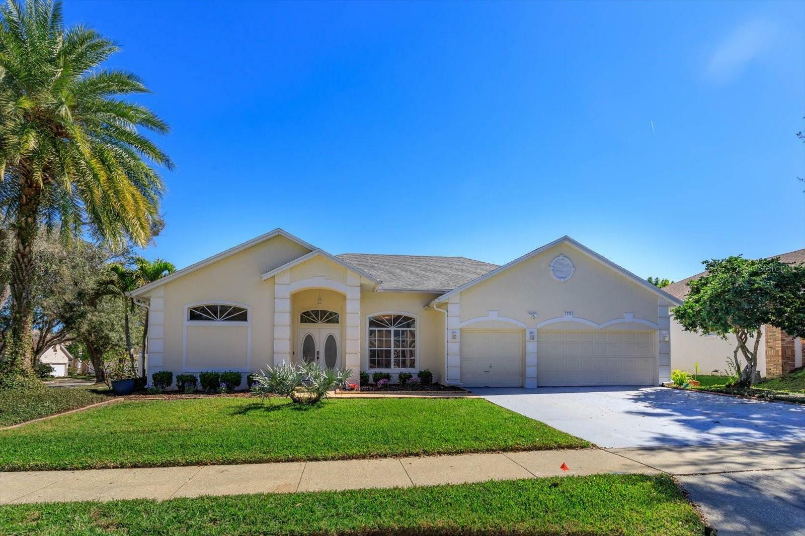 Property Photo: 1701 Knotting Hill Drive FL 32835