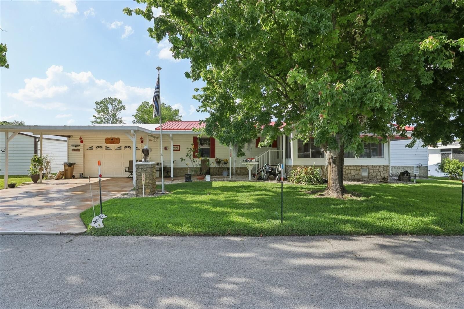 Property Photo: 1901 Brookside Drive FL 32757