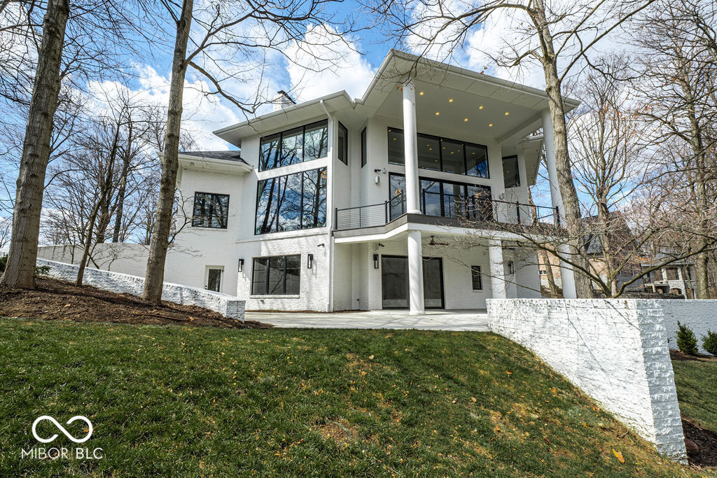 Property Photo: 395 Breakwater Drive IN 46037