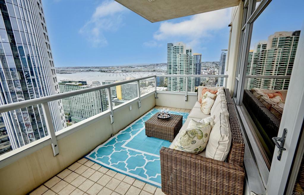 700 W E Street 2802  San Diego CA 92101 photo