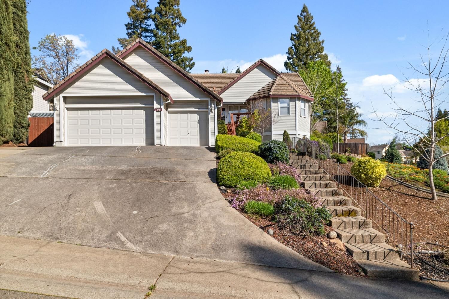 Property Photo: 100 Randall Court CA 95630