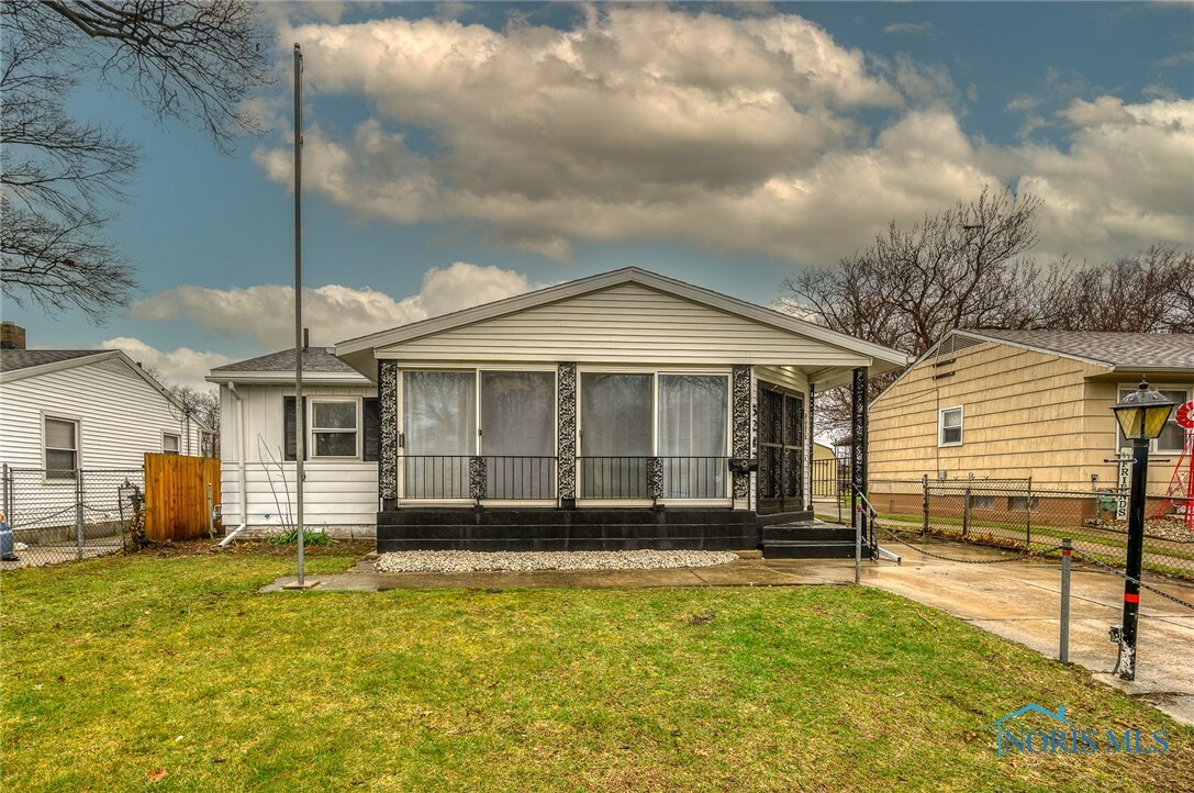 Property Photo: 5247 Winona Drive OH 43613