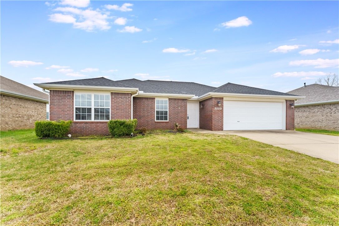 Property Photo:  3509 Carriageway Avenue  AR 72712 