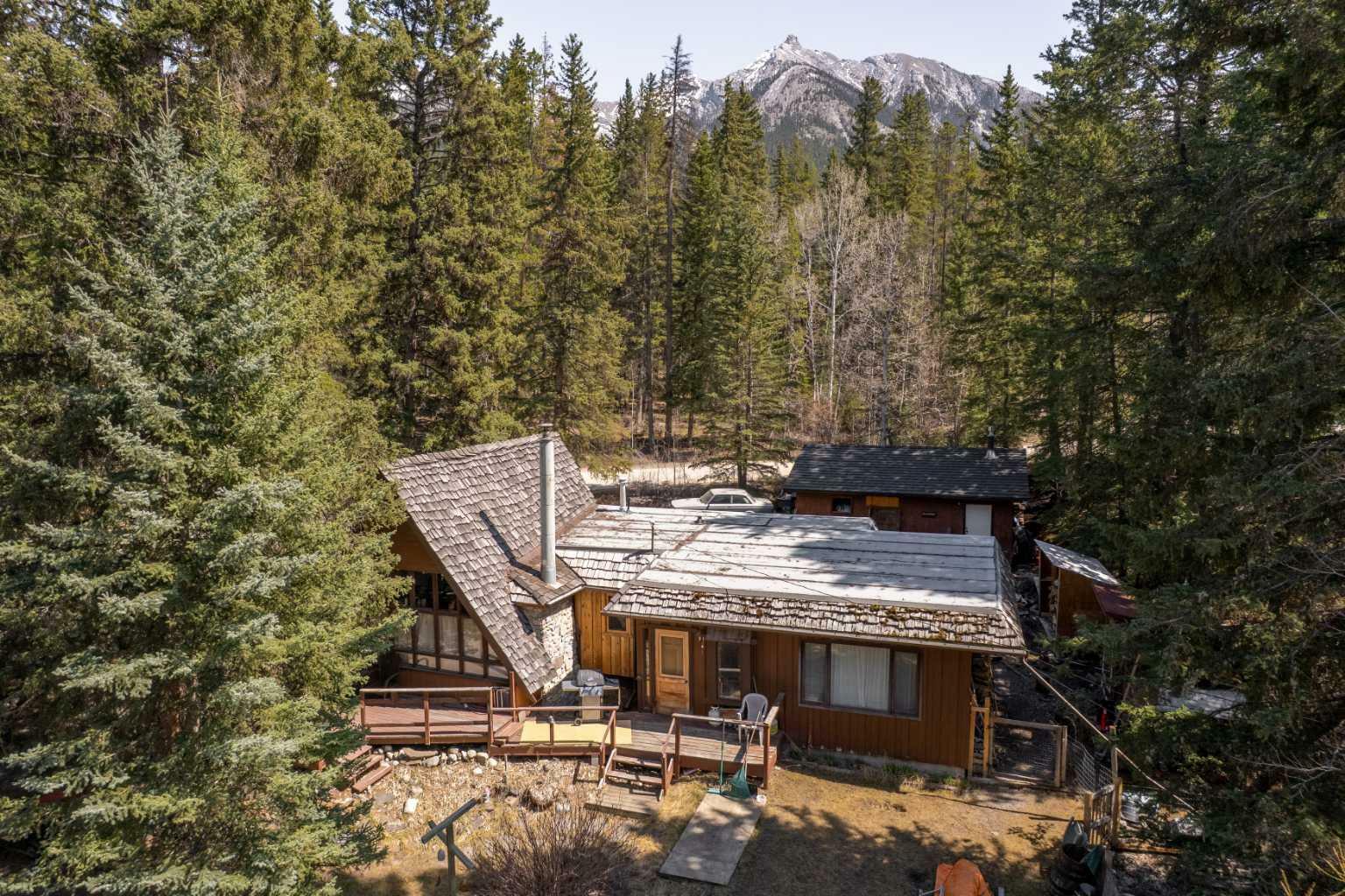 Photo de la propriété: 77 Grotto Road AB T1W 2W2
