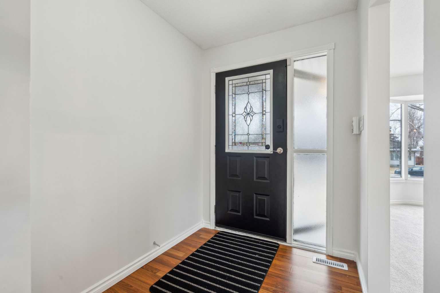 Property Photo: 52 Berwick Court NW AB T3K 1C7