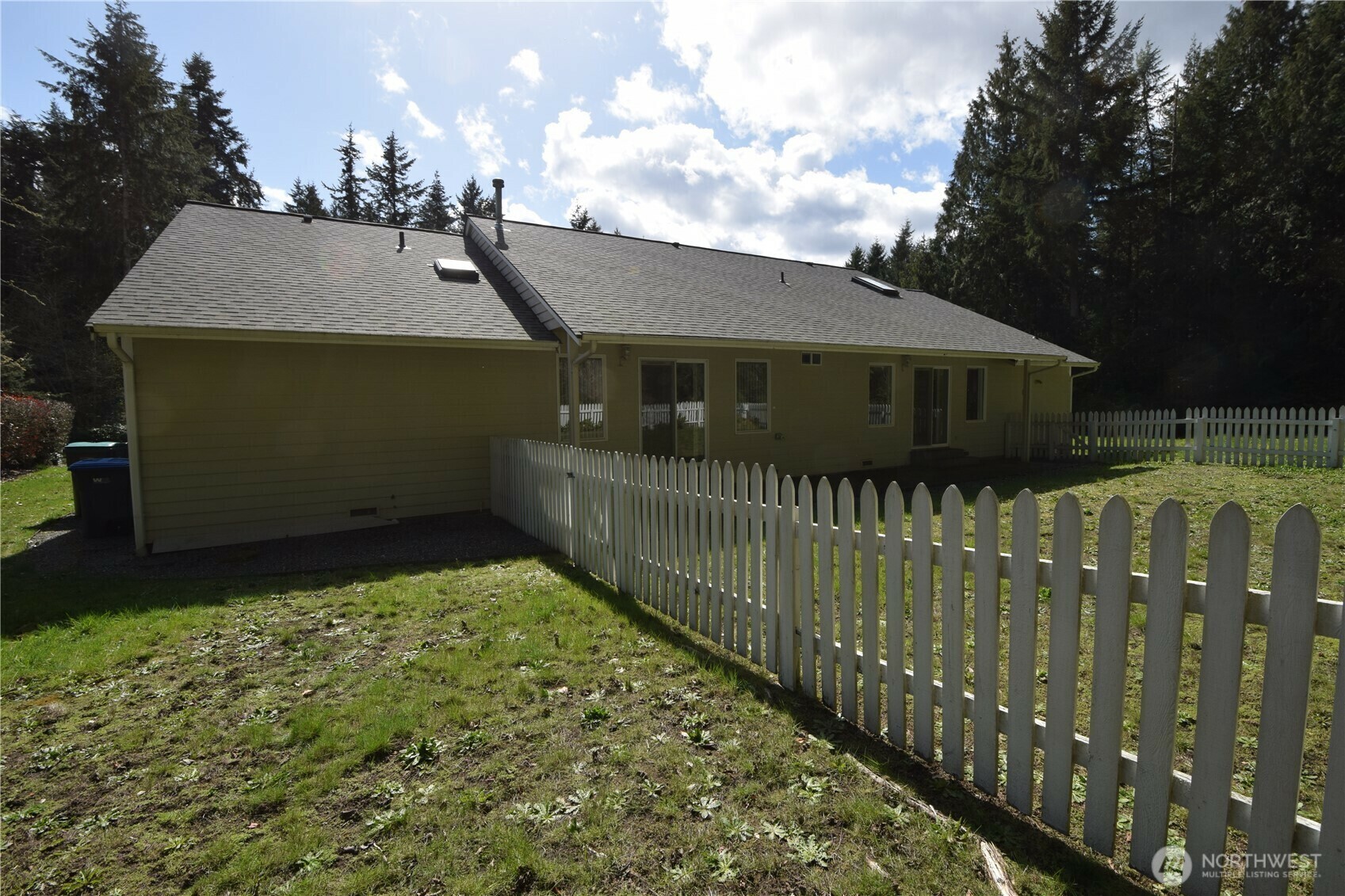 Property Photo: 4024 NW Flintwood WA 98383