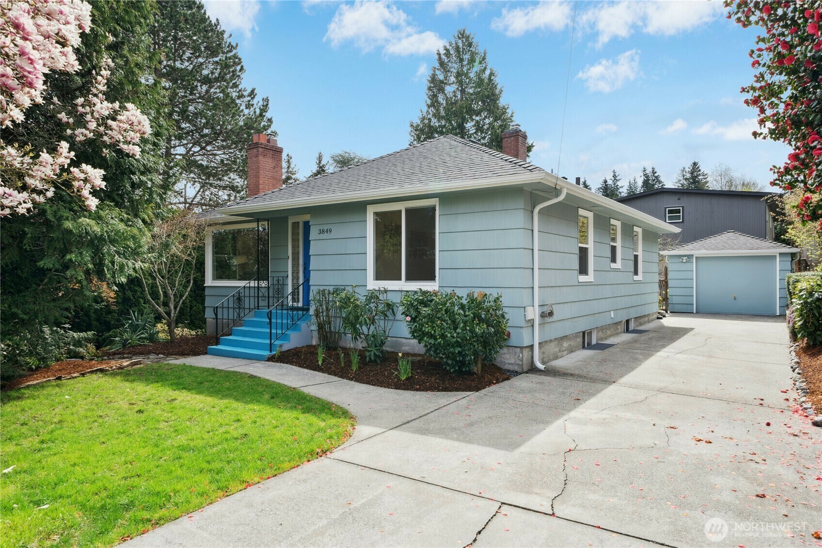 Property Photo: 3849 NE 95th Street WA 98115