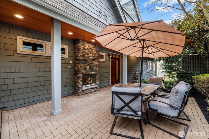 Property Photo:  11010  101st Place NE  WA 98033 