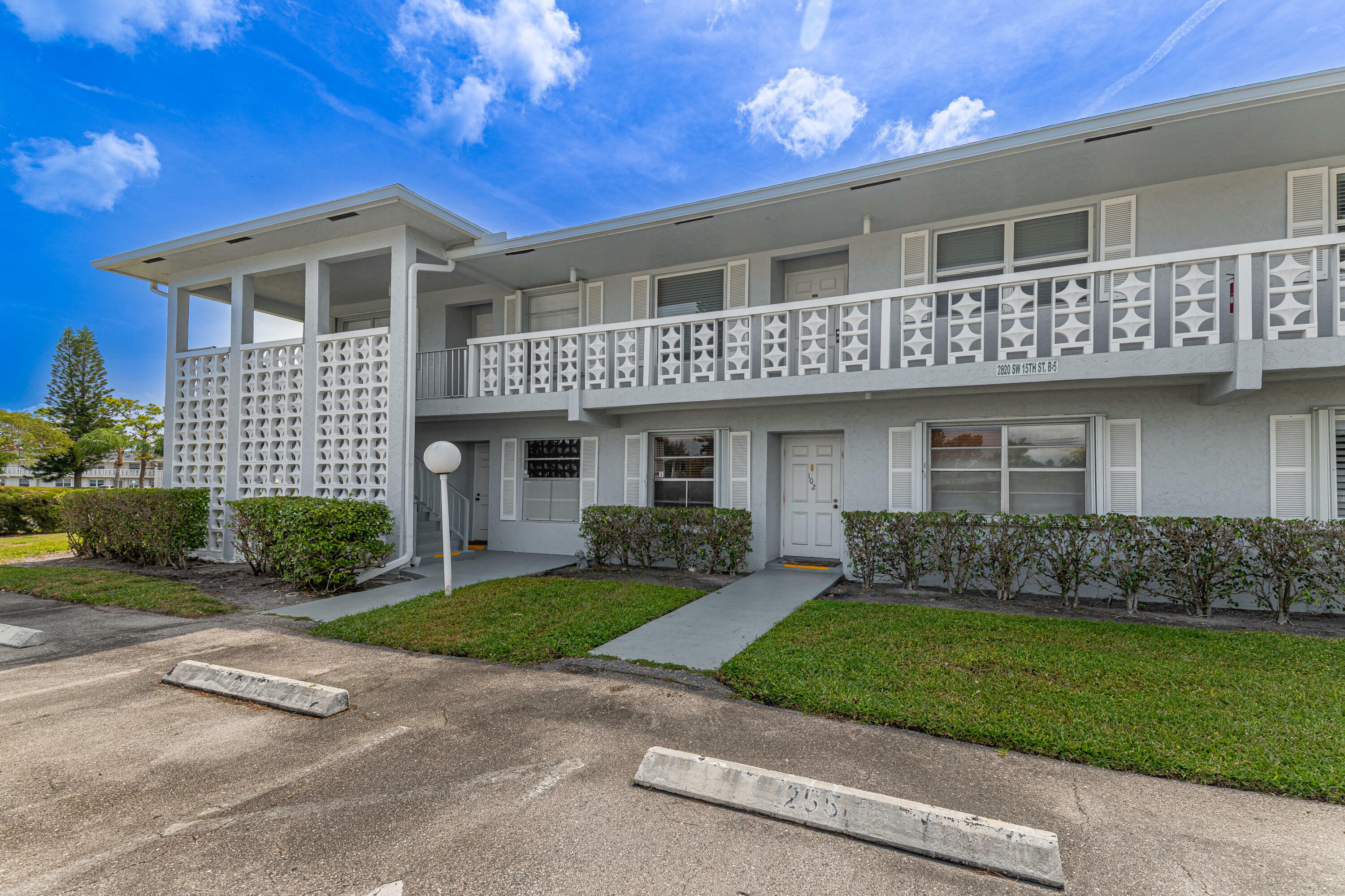 Property Photo: 2820 SW 15th Street 201 FL 33445
