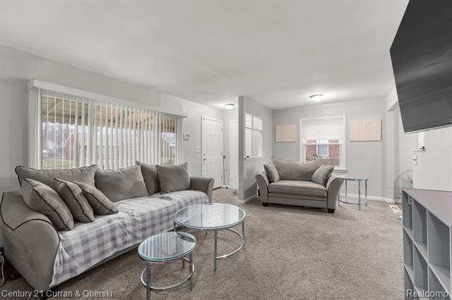 Property Photo:  1642 Wellesley Street  MI 48141 