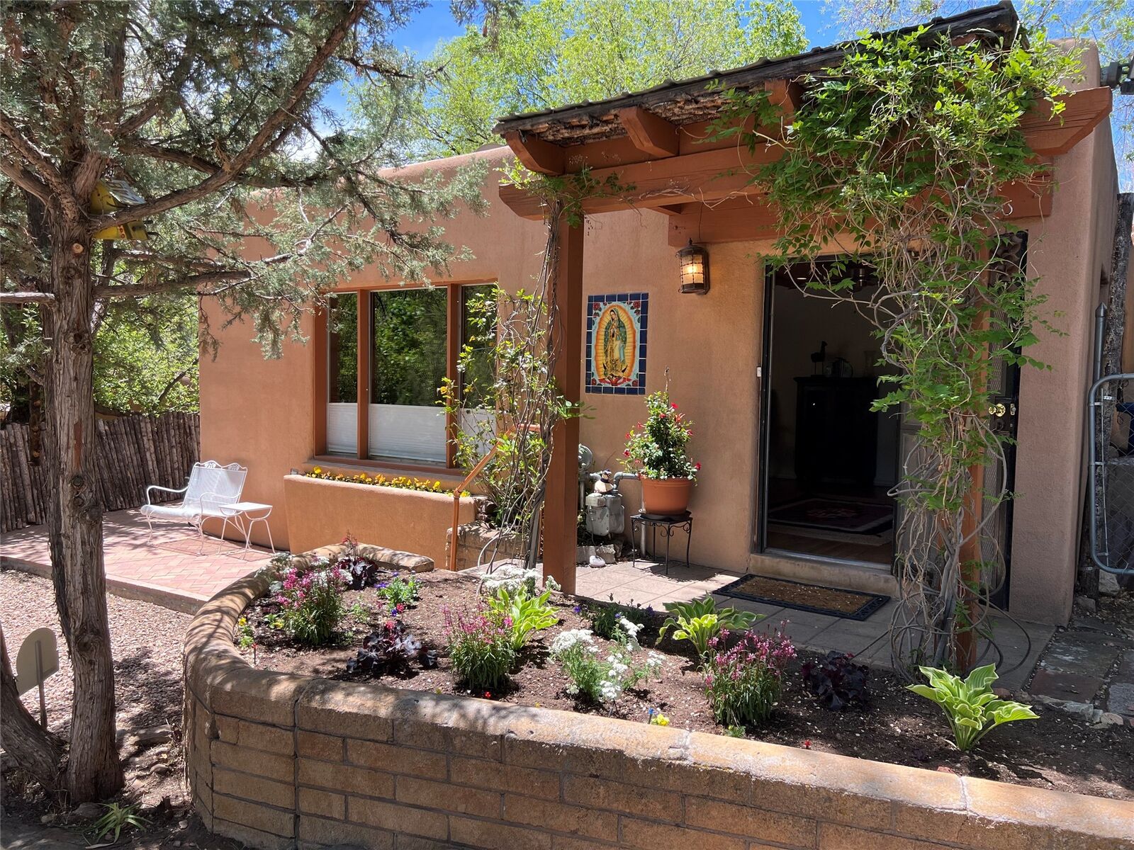 Property Photo:  1155 E Alameda  NM 87501 