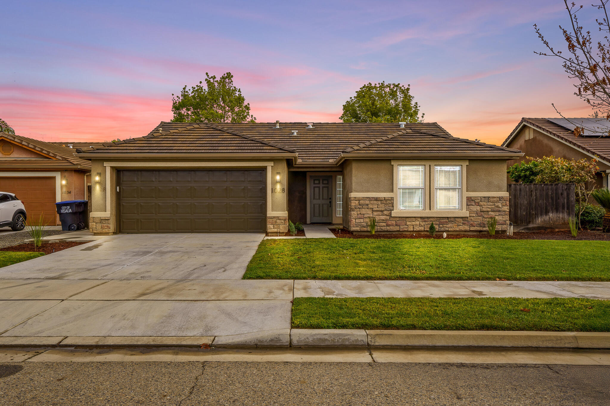 Property Photo: 1028 W Westmont Court CA 93277