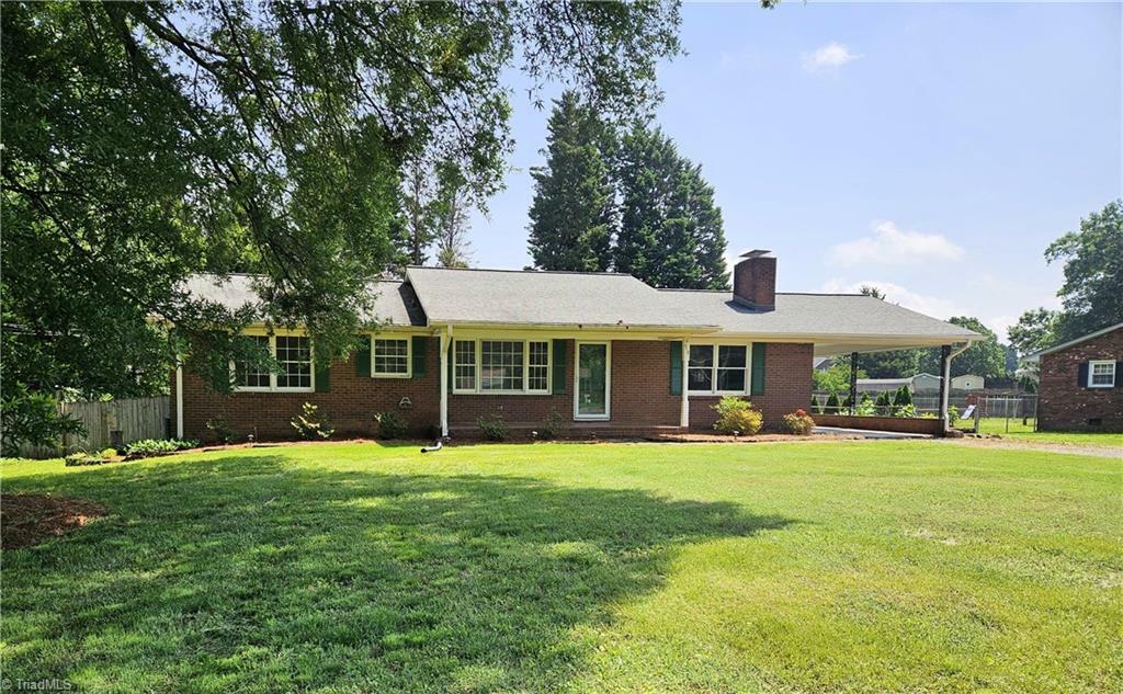 Property Photo: 915 Mayford Drive NC 27284