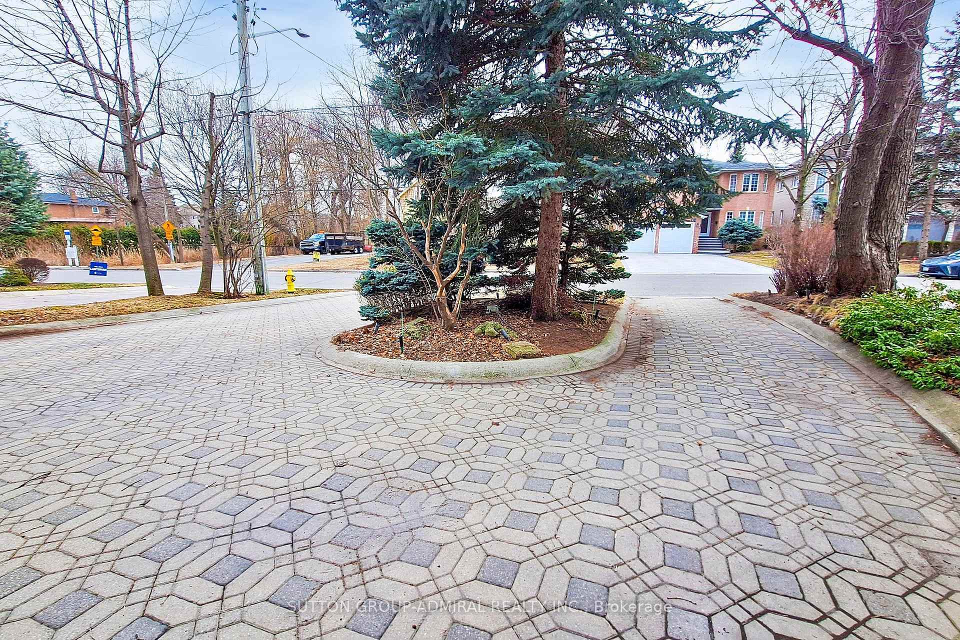 Property Photo: 220 King High Drive ON L4J 3N5