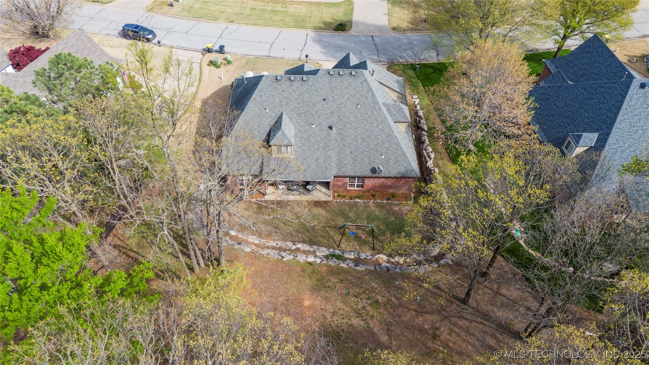 Property Photo: 12506 S 13th Place OK 74037