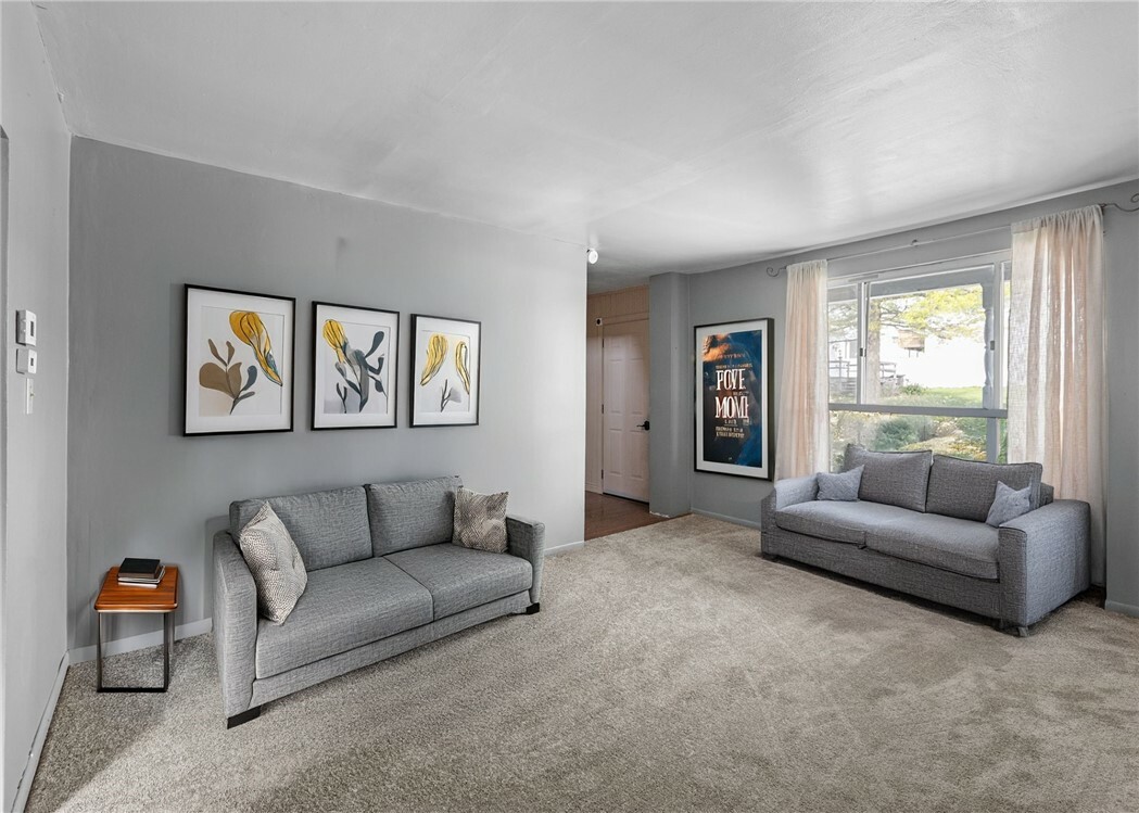 Property Photo: 910 Walnut St PA 15144