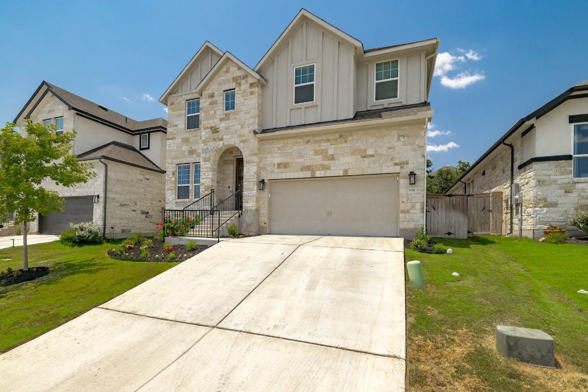 Property Photo: 708 Pinnacle View Drive TX 78628