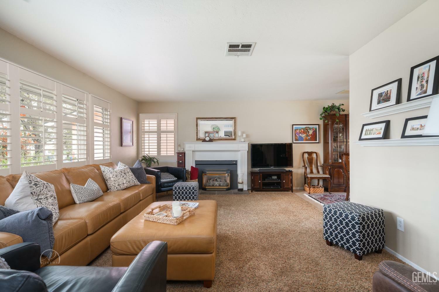 Property Photo: 111 E Calvin Street CA 93268