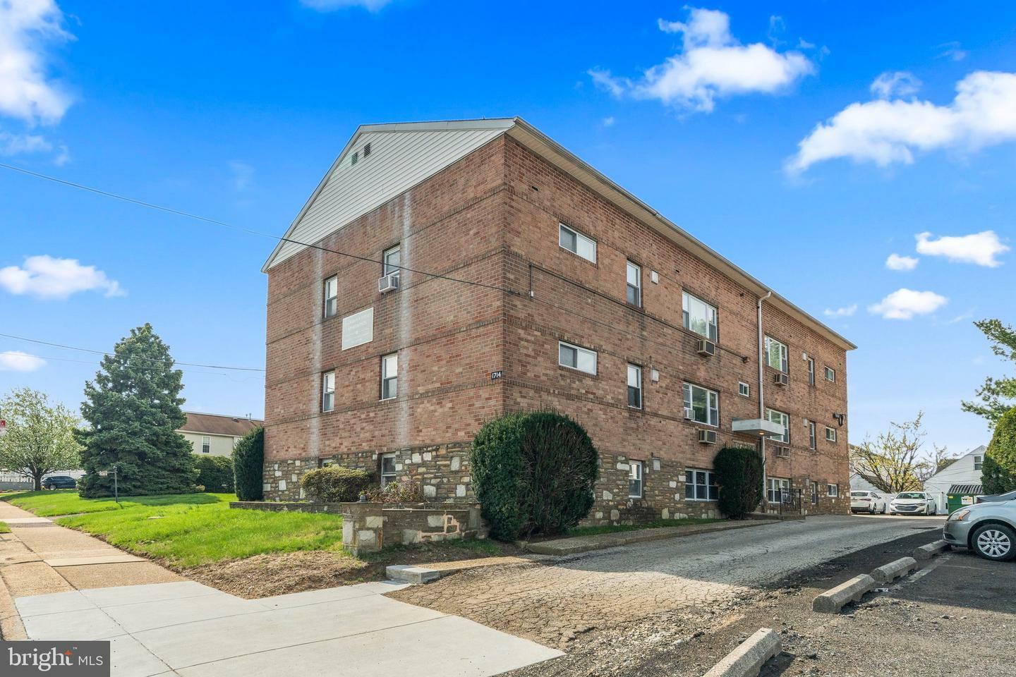 Property Photo: 1714 Rhawn Street Apt 4A PA 19111