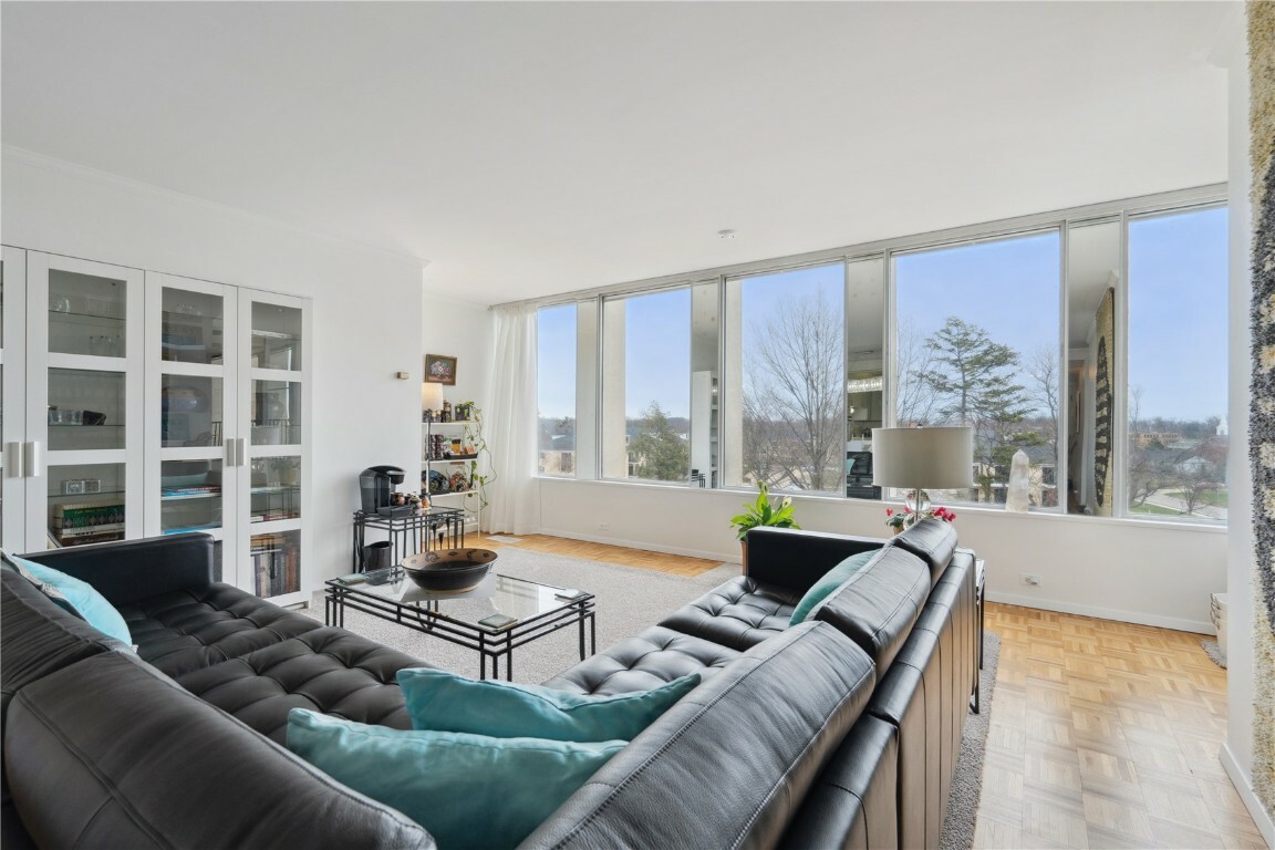 Property Photo: 2222 1st Ave 508 IA 52402