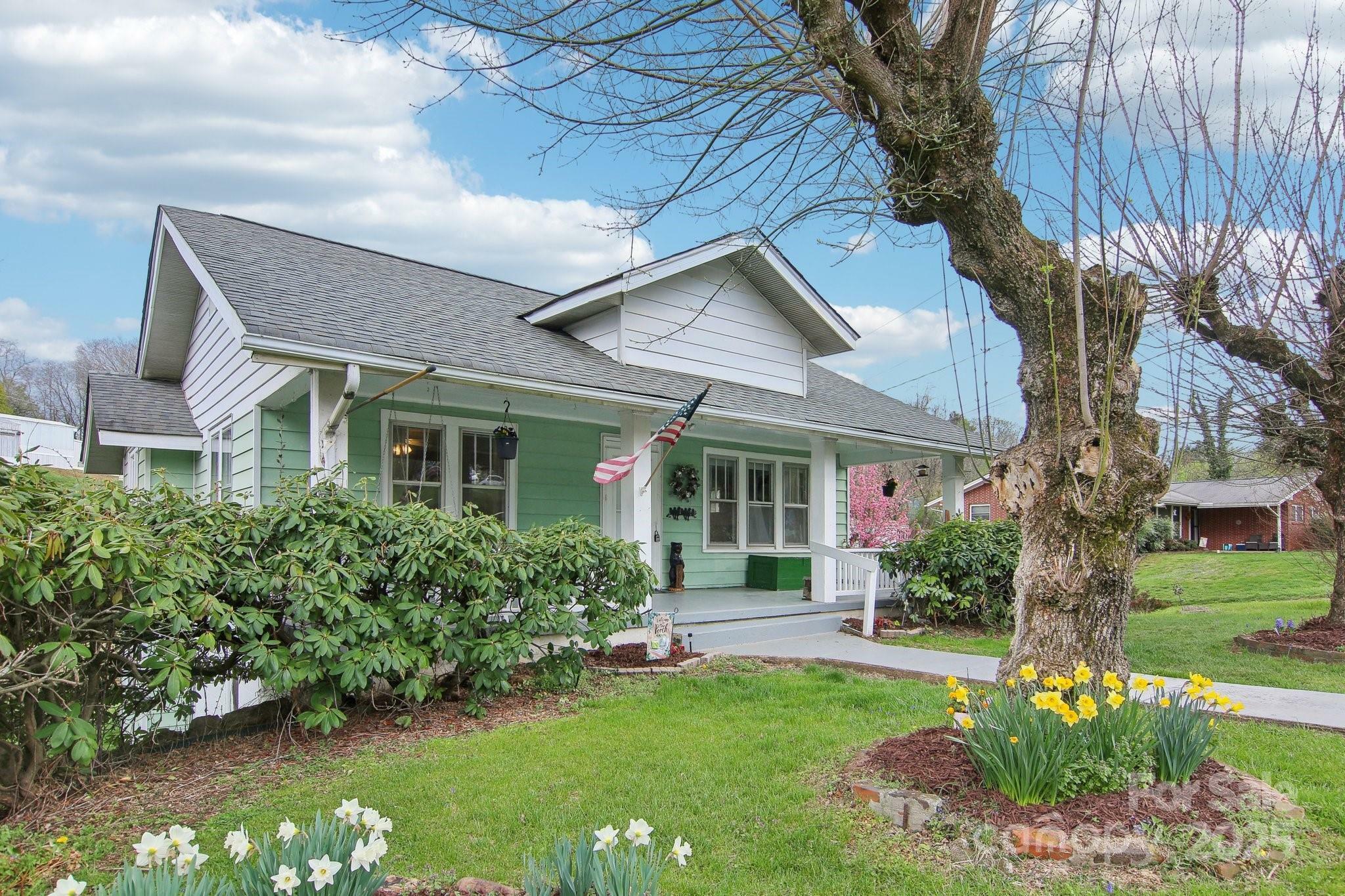 Property Photo: 21 Henry Drive NC 28721