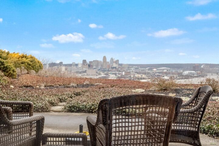 558 Davenport Avenue  Cincinnati OH 45204 photo