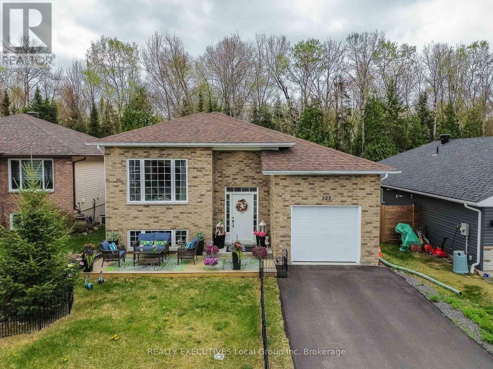 Property Photo: 325 Thelma Avenue ON P1A 4M9