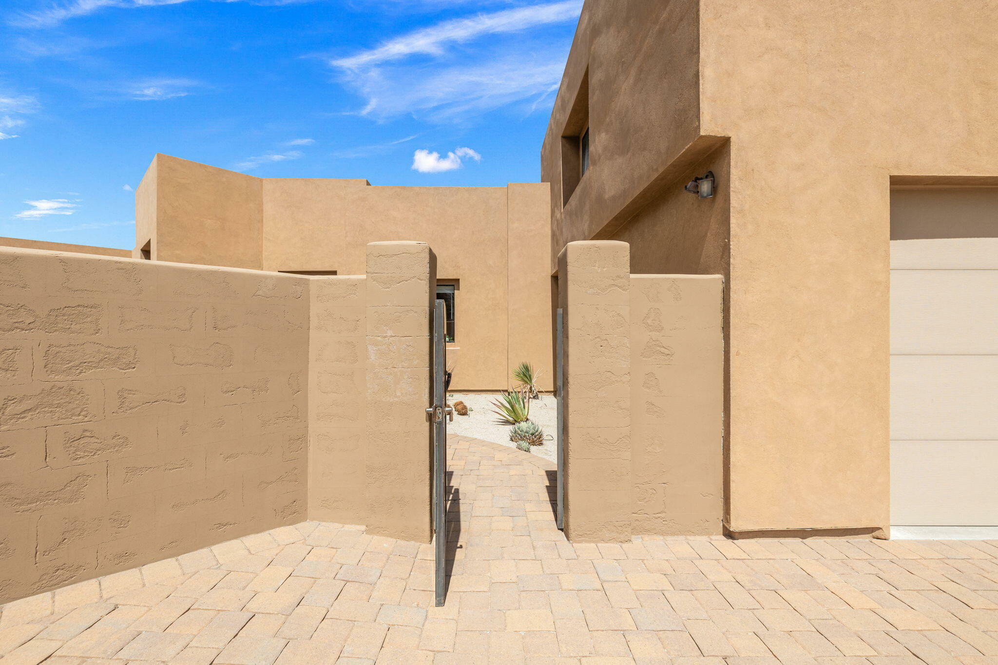 Property Photo:  61474 Hanging Rock Lane  CA 92561 