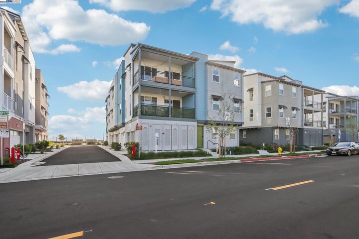 Property Photo: 9704 Seawind Way CA 94560