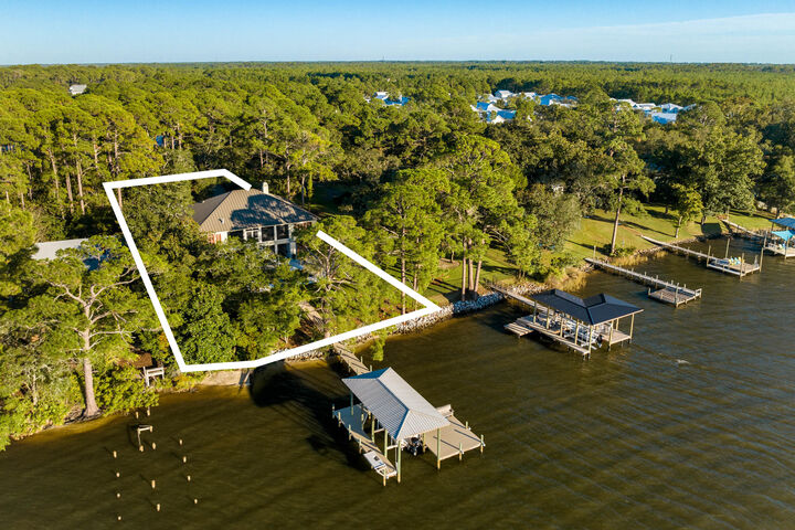 Property Photo:  1475 W Hewett Road  FL 32459 