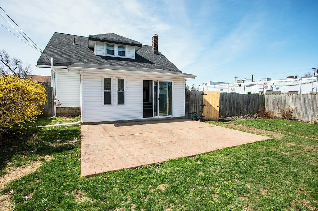 Property Photo: 2617 Oakwood Street PA 16508