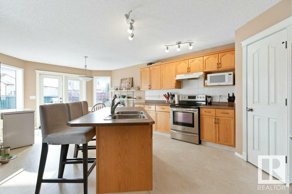 Property Photo: 10 Westwood Lane AB T8L 4N6