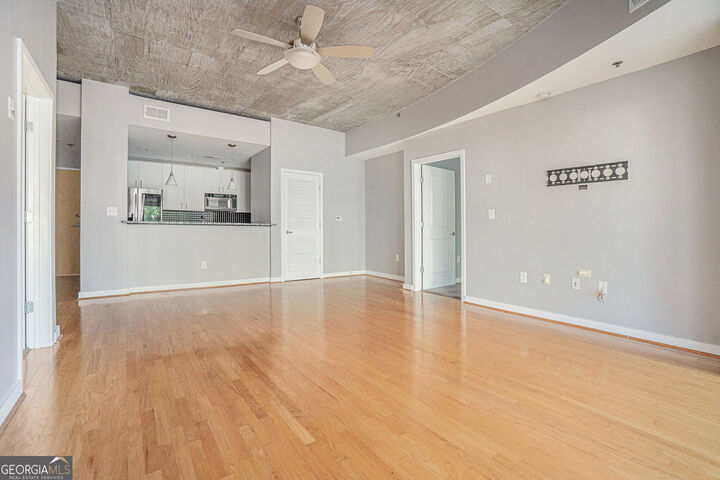 Property Photo:  250 Pharr Road NE 405  GA 30305 
