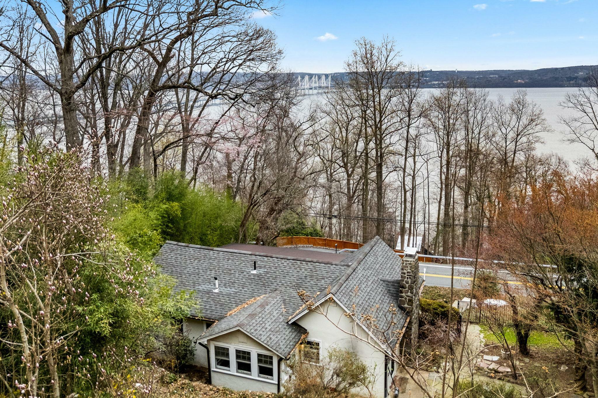 Property Photo: 934 Route 9W NY 10960