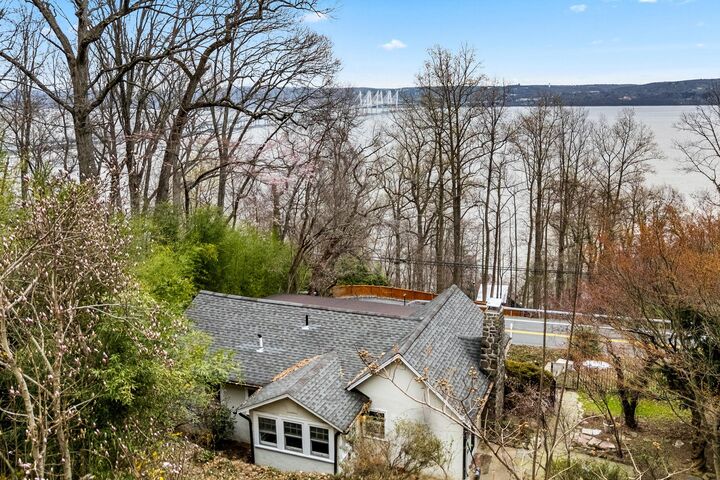 Property Photo:  934 Route 9W  NY 10960 