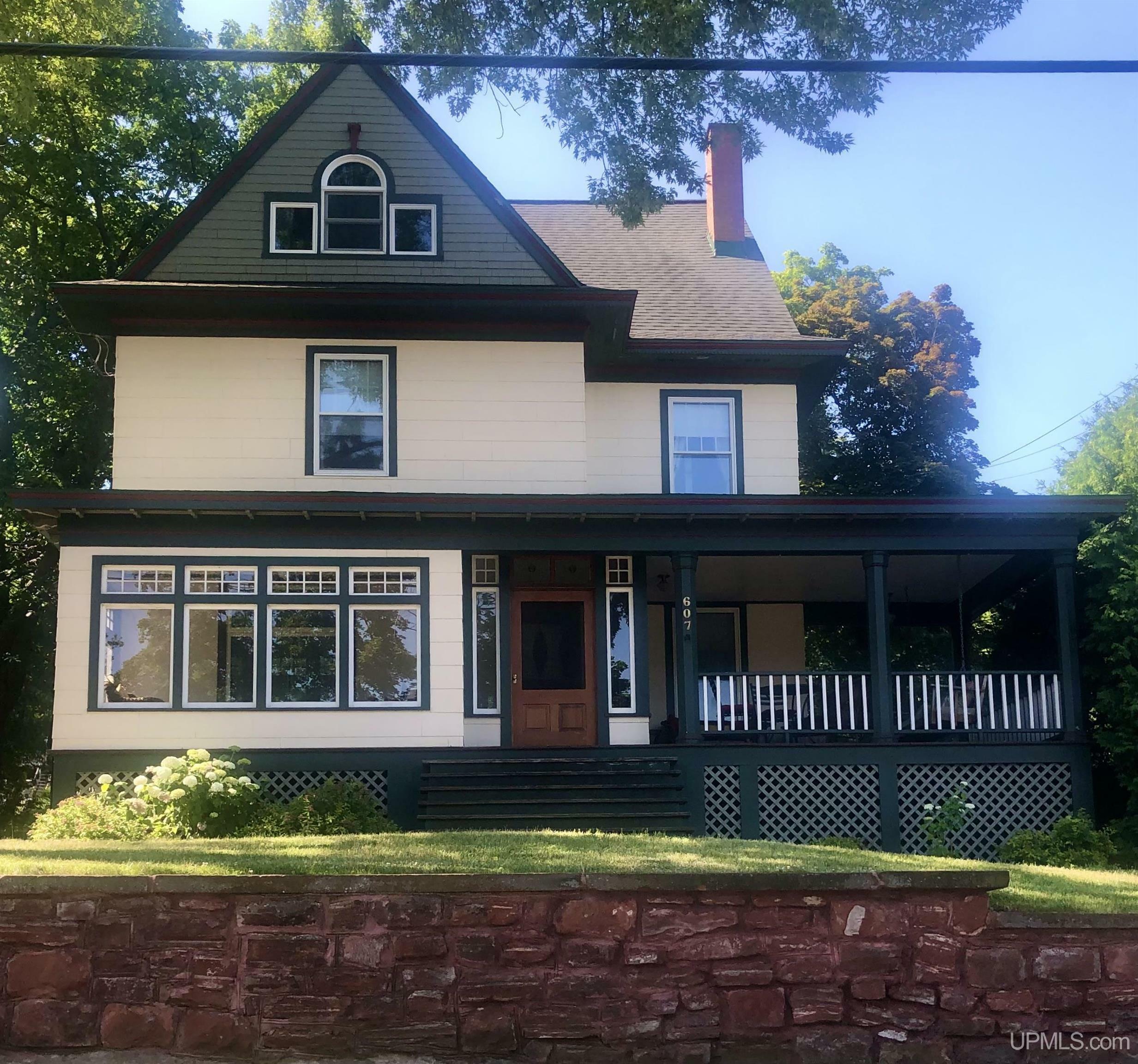 Property Photo: 607 W South Avenue MI 49931