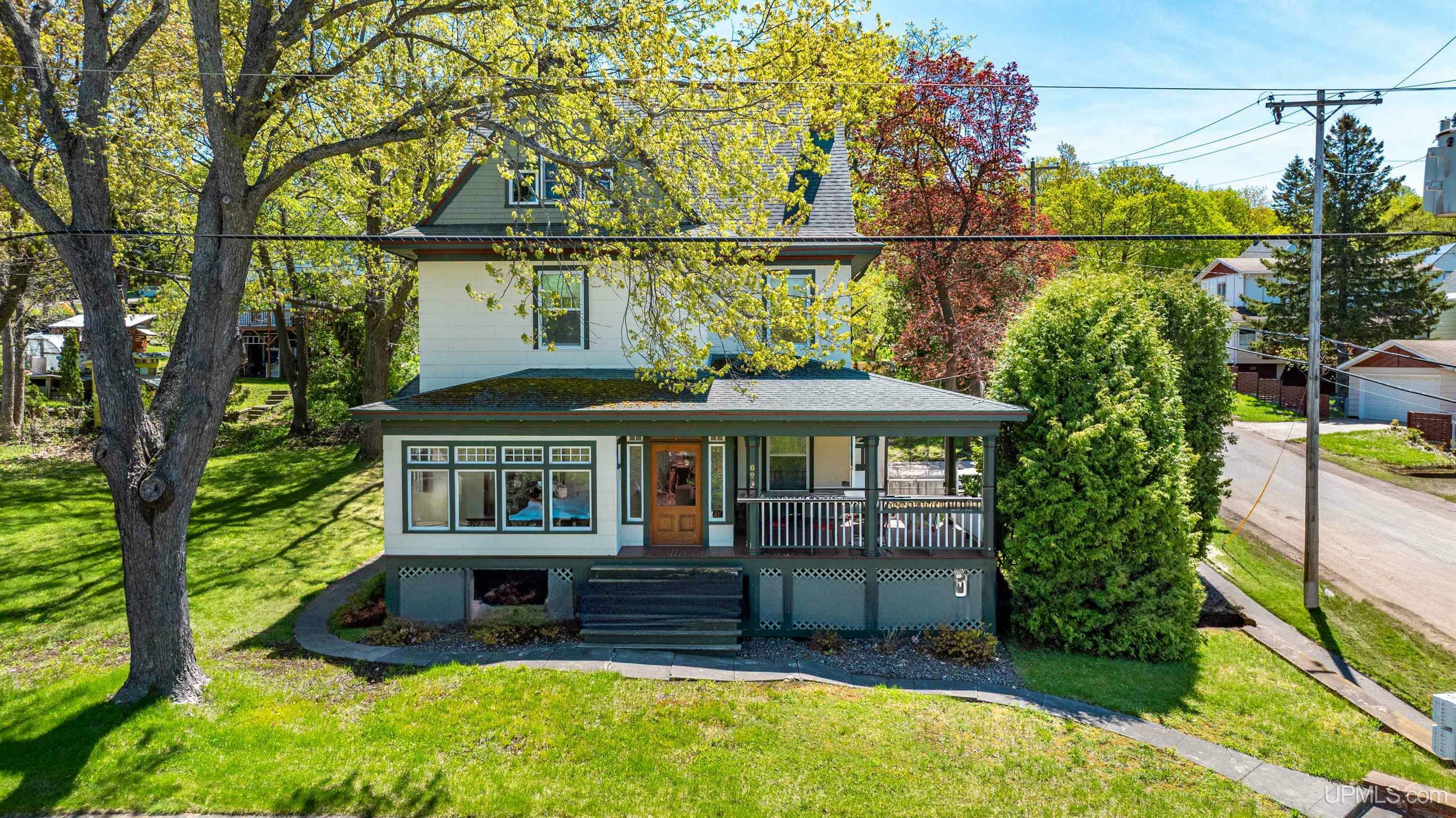 607 W South Avenue  Houghton MI 49931 photo