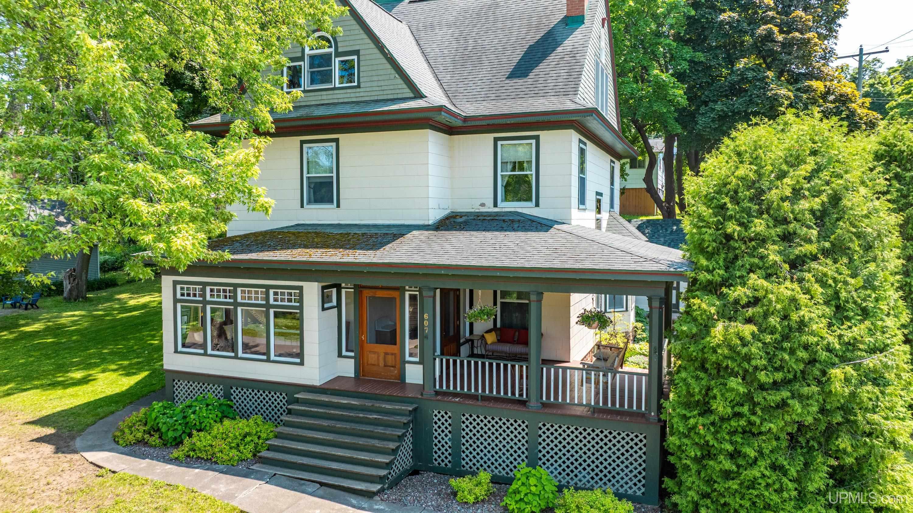 607 W South Avenue  Houghton MI 49931 photo