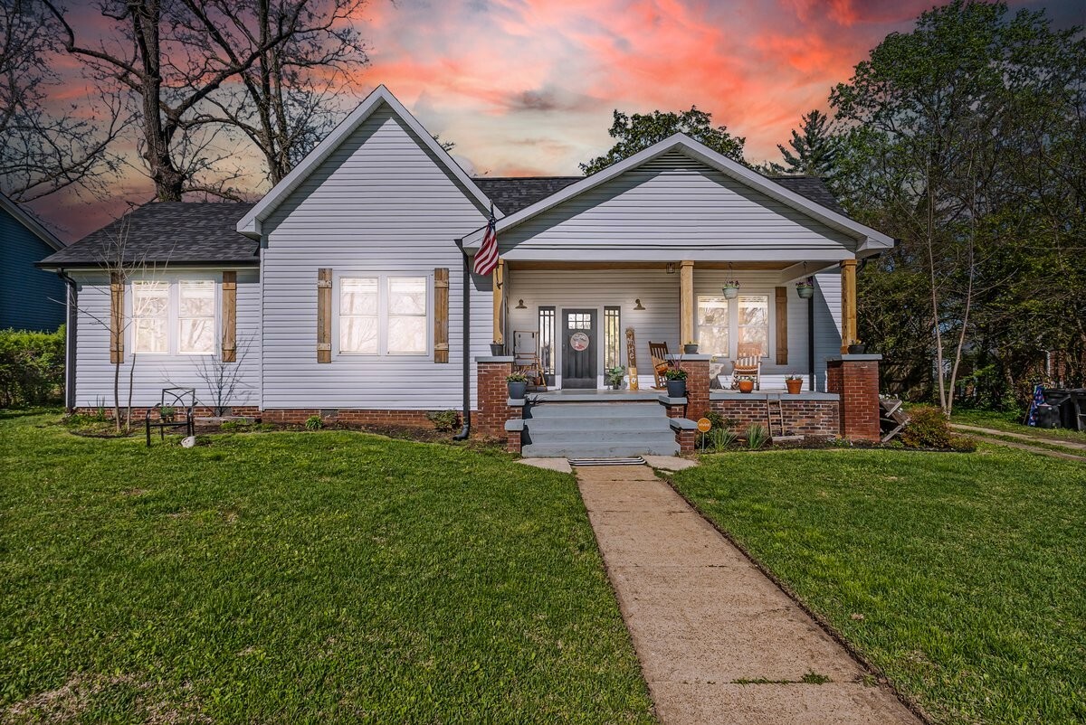 Property Photo: 504 N Washington St TN 37388